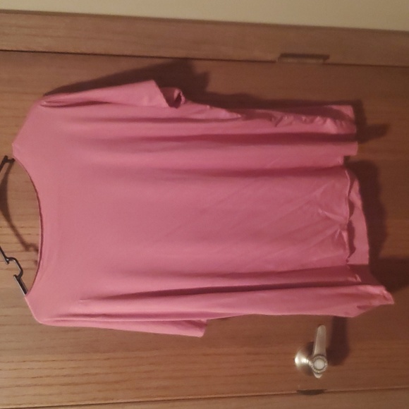 Size S Loose Fit Dusty Pink Off Shoulder Top. WORN ONCE! - Picture 3 of 3